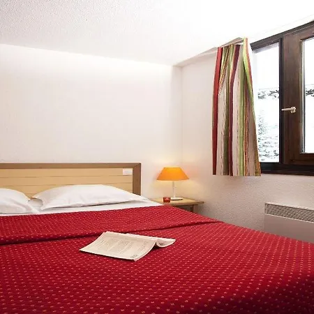 מלון דירות Pierre & Les Combes 3*