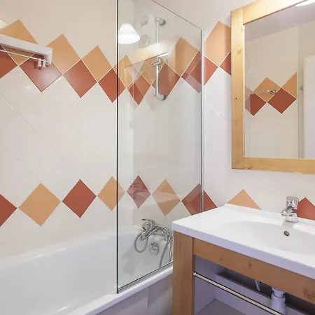 Pierre & Les Combes 3* סן-מרטין-דה-בלוויל